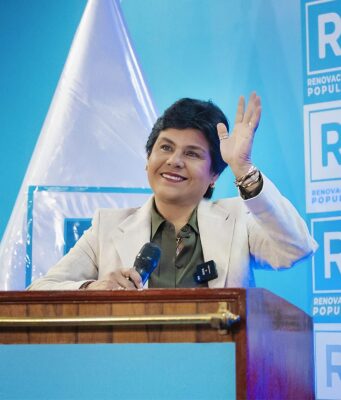 PERUANOS EN EL EXTERIOR RESPALDAN A NORMA YARROW FRENTE A ATAQUES POLÍTICOS SISTEMÁTICOS