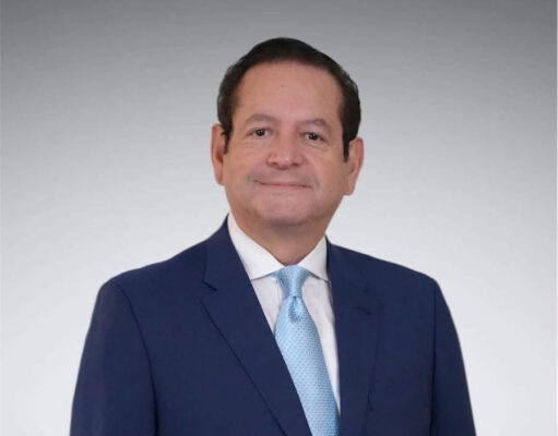 MIGUEL ÁNGEL VELÁSQUEZ GARCÍA RECIBE CREDENCIALES COMO SENADOR DE LA REPÚBLICA Y FORTALECE LA REPRESENTACIÓN DE LOS PERUANOS EN EL EXTERIOR